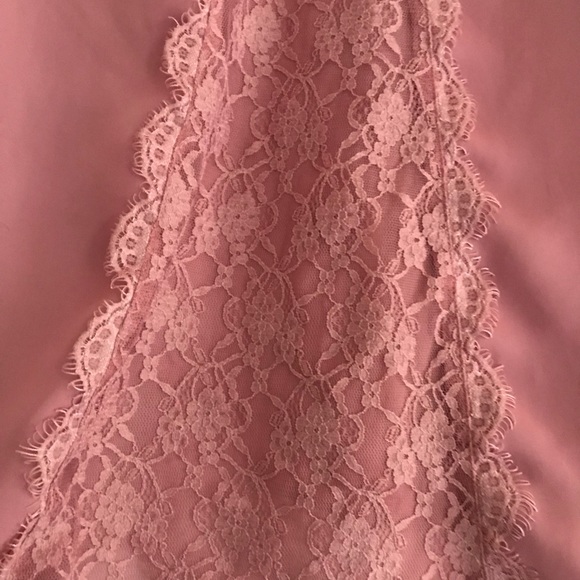 Beautiful blouse - Picture 3 of 4